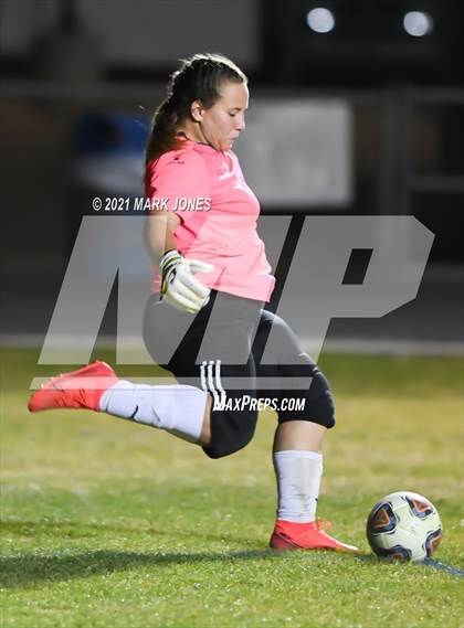 Thumbnail 2 in Chino Valley vs. St Johns (AIA 2A Semifinal) photogallery.