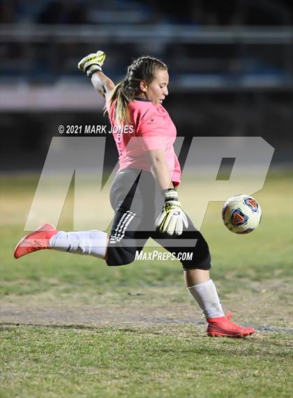 Thumbnail 1 in Chino Valley vs. St Johns (AIA 2A Semifinal) photogallery.