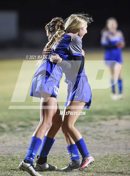 Thumbnail 2 in Chino Valley vs. St Johns (AIA 2A Semifinal) photogallery.