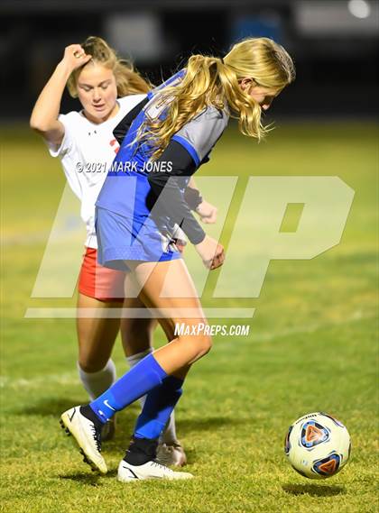 Thumbnail 2 in Chino Valley vs. St Johns (AIA 2A Semifinal) photogallery.