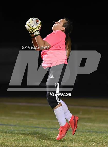 Thumbnail 2 in Chino Valley vs. St Johns (AIA 2A Semifinal) photogallery.