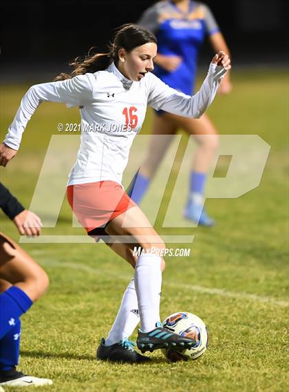 Thumbnail 1 in Chino Valley vs. St Johns (AIA 2A Semifinal) photogallery.