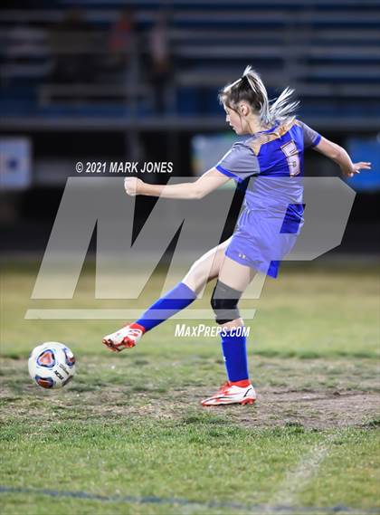 Thumbnail 2 in Chino Valley vs. St Johns (AIA 2A Semifinal) photogallery.