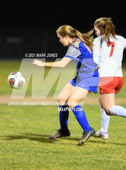 Thumbnail 3 in Chino Valley vs. St Johns (AIA 2A Semifinal) photogallery.