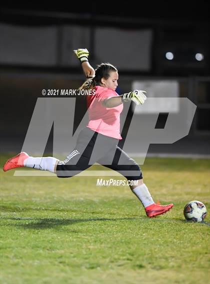 Thumbnail 1 in Chino Valley vs. St Johns (AIA 2A Semifinal) photogallery.