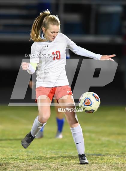 Thumbnail 2 in Chino Valley vs. St Johns (AIA 2A Semifinal) photogallery.