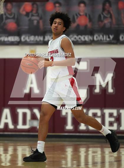 Thumbnail 1 in St. Thomas Catholic vs. Parish Episcopal (TAPPS 6A Regional Final) photogallery.