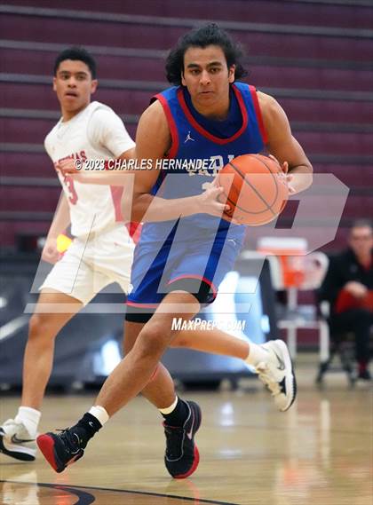 Thumbnail 1 in St. Thomas Catholic vs. Parish Episcopal (TAPPS 6A Regional Final) photogallery.