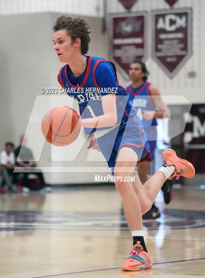 Thumbnail 1 in St. Thomas Catholic vs. Parish Episcopal (TAPPS 6A Regional Final) photogallery.