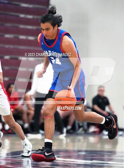 Thumbnail 1 in St. Thomas Catholic vs. Parish Episcopal (TAPPS 6A Regional Final) photogallery.