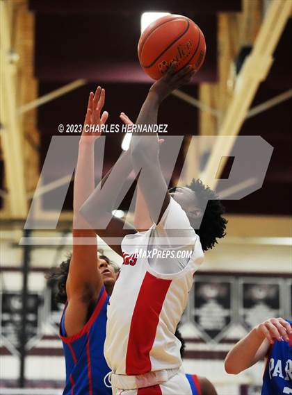 Thumbnail 2 in St. Thomas Catholic vs. Parish Episcopal (TAPPS 6A Regional Final) photogallery.