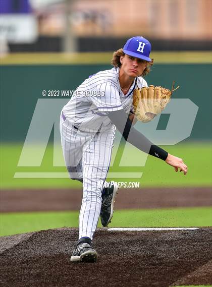 Thumbnail 3 in Hallsville vs. Longview (UIL 5A Regional Quarterfinal Game 2) photogallery.