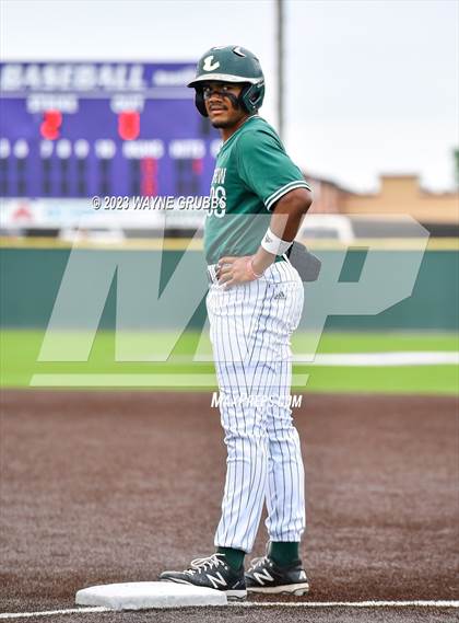 Thumbnail 3 in Hallsville vs. Longview (UIL 5A Regional Quarterfinal Game 2) photogallery.