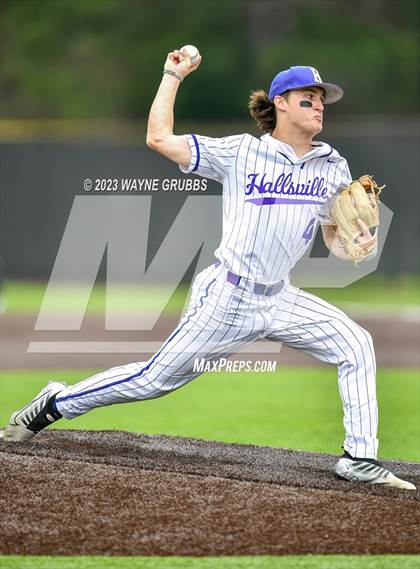 Thumbnail 3 in Hallsville vs. Longview (UIL 5A Regional Quarterfinal Game 2) photogallery.