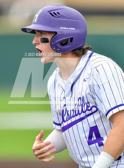 Thumbnail 1 in Hallsville vs. Longview (UIL 5A Regional Quarterfinal Game 2) photogallery.