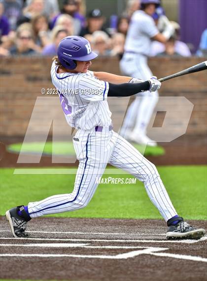 Thumbnail 3 in Hallsville vs. Longview (UIL 5A Regional Quarterfinal Game 2) photogallery.