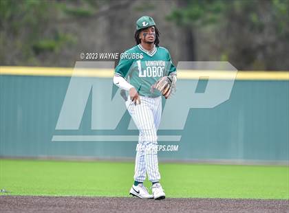 Thumbnail 2 in Hallsville vs. Longview (UIL 5A Regional Quarterfinal Game 2) photogallery.