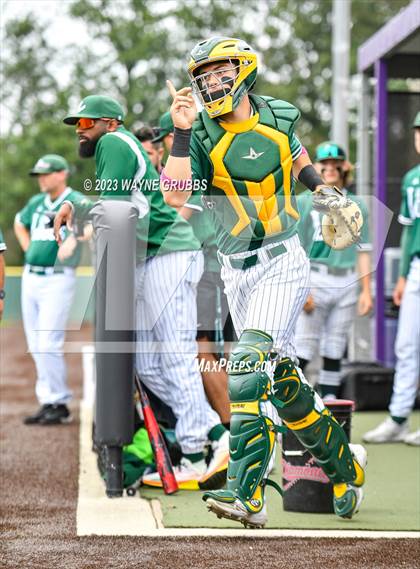 Thumbnail 3 in Hallsville vs. Longview (UIL 5A Regional Quarterfinal Game 2) photogallery.