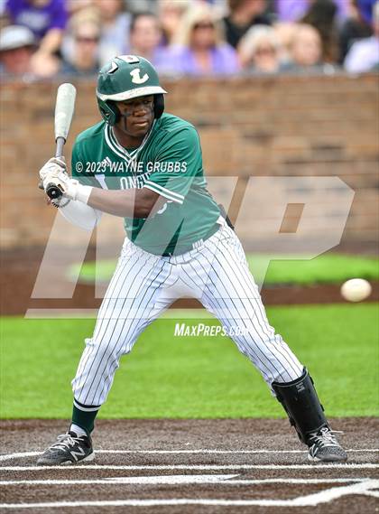 Thumbnail 3 in Hallsville vs. Longview (UIL 5A Regional Quarterfinal Game 2) photogallery.