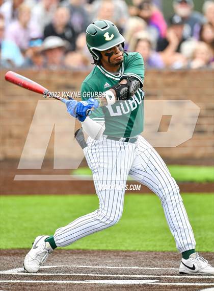 Thumbnail 3 in Hallsville vs. Longview (UIL 5A Regional Quarterfinal Game 2) photogallery.