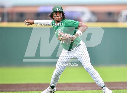 Thumbnail 2 in Hallsville vs. Longview (UIL 5A Regional Quarterfinal Game 2) photogallery.