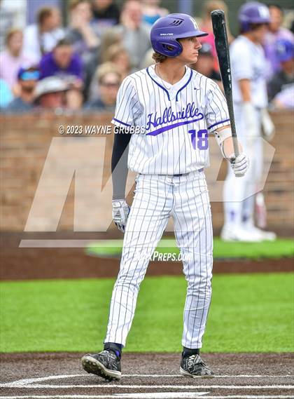 Thumbnail 3 in Hallsville vs. Longview (UIL 5A Regional Quarterfinal Game 2) photogallery.