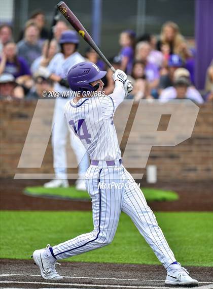 Thumbnail 3 in Hallsville vs. Longview (UIL 5A Regional Quarterfinal Game 2) photogallery.
