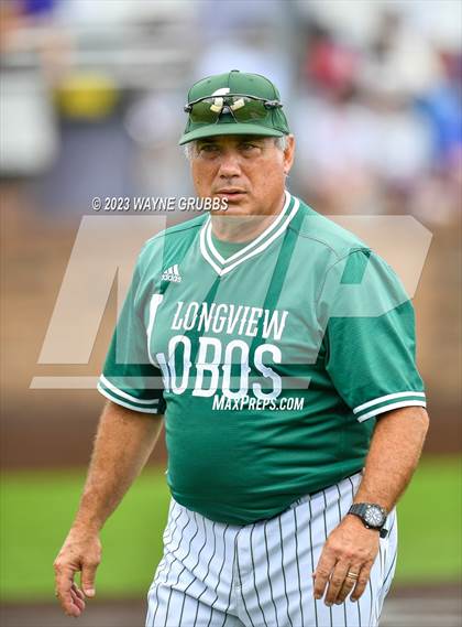 Thumbnail 2 in Hallsville vs. Longview (UIL 5A Regional Quarterfinal Game 2) photogallery.