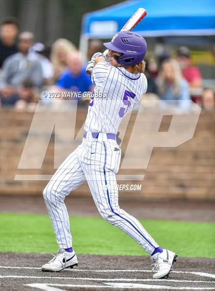 Thumbnail 2 in Hallsville vs. Longview (UIL 5A Regional Quarterfinal Game 2) photogallery.