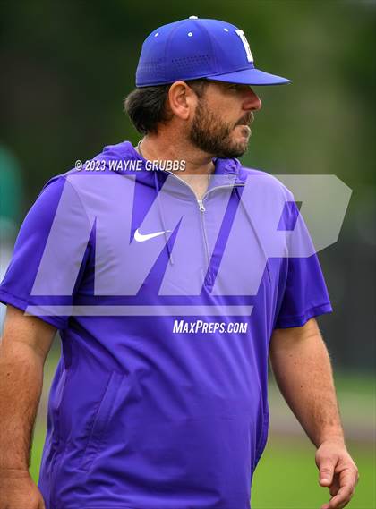 Thumbnail 3 in Hallsville vs. Longview (UIL 5A Regional Quarterfinal Game 2) photogallery.