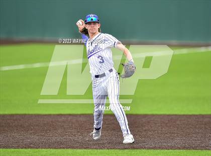 Thumbnail 2 in Hallsville vs. Longview (UIL 5A Regional Quarterfinal Game 2) photogallery.