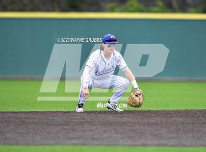 Thumbnail 2 in Hallsville vs. Longview (UIL 5A Regional Quarterfinal Game 2) photogallery.