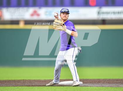 Thumbnail 2 in Hallsville vs. Longview (UIL 5A Regional Quarterfinal Game 2) photogallery.