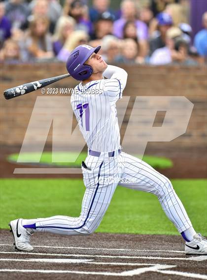 Thumbnail 3 in Hallsville vs. Longview (UIL 5A Regional Quarterfinal Game 2) photogallery.