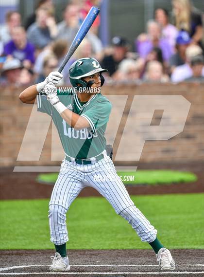 Thumbnail 2 in Hallsville vs. Longview (UIL 5A Regional Quarterfinal Game 2) photogallery.