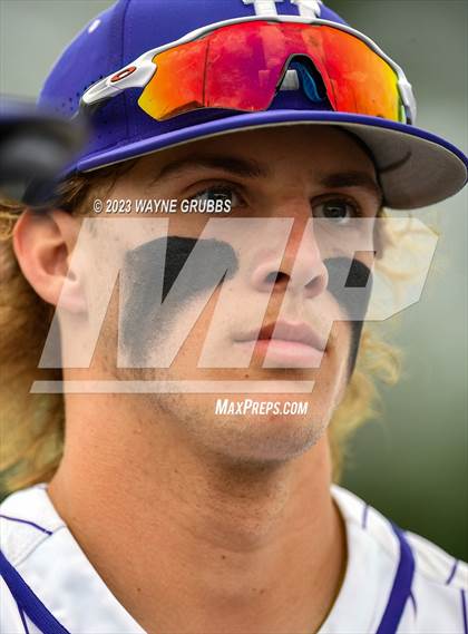 Thumbnail 3 in Hallsville vs. Longview (UIL 5A Regional Quarterfinal Game 2) photogallery.