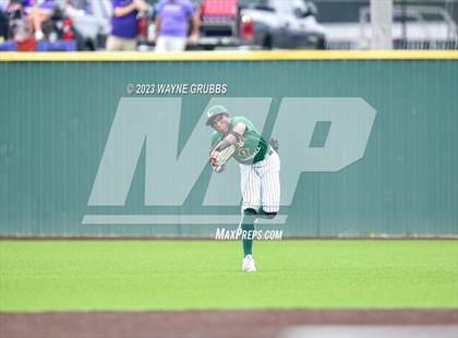 Thumbnail 2 in Hallsville vs. Longview (UIL 5A Regional Quarterfinal Game 2) photogallery.