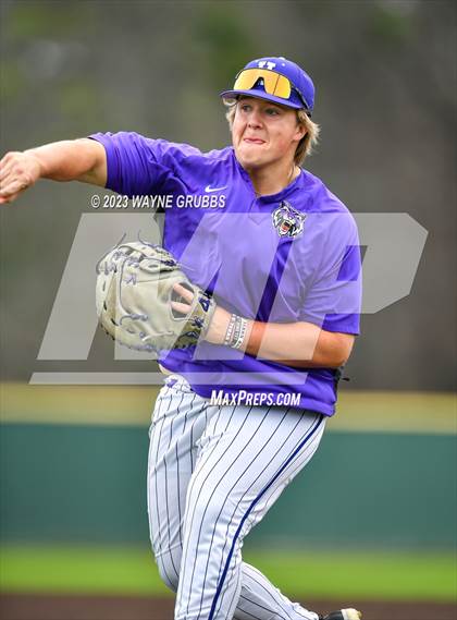 Thumbnail 3 in Hallsville vs. Longview (UIL 5A Regional Quarterfinal Game 2) photogallery.