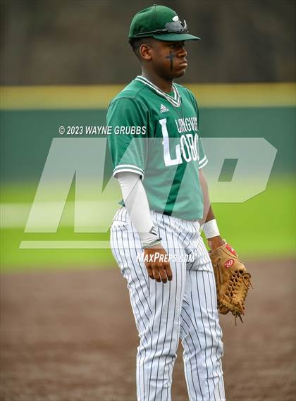 Thumbnail 3 in Hallsville vs. Longview (UIL 5A Regional Quarterfinal Game 2) photogallery.