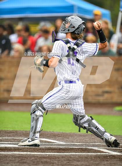 Thumbnail 3 in Hallsville vs. Longview (UIL 5A Regional Quarterfinal Game 2) photogallery.