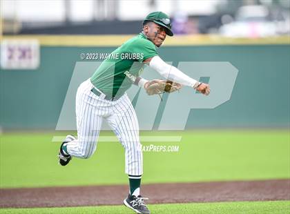 Thumbnail 3 in Hallsville vs. Longview (UIL 5A Regional Quarterfinal Game 2) photogallery.