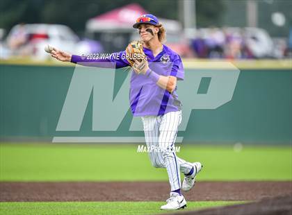 Thumbnail 3 in Hallsville vs. Longview (UIL 5A Regional Quarterfinal Game 2) photogallery.