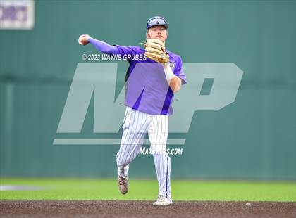 Thumbnail 3 in Hallsville vs. Longview (UIL 5A Regional Quarterfinal Game 2) photogallery.