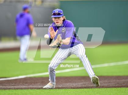 Thumbnail 3 in Hallsville vs. Longview (UIL 5A Regional Quarterfinal Game 2) photogallery.