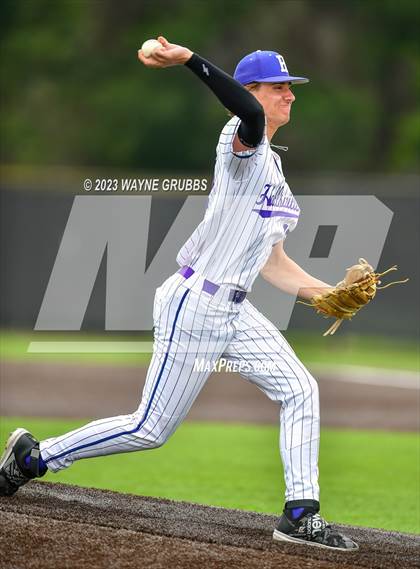 Thumbnail 1 in Hallsville vs. Longview (UIL 5A Regional Quarterfinal Game 2) photogallery.