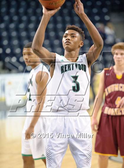 Thumbnail 2 in Enumclaw vs. Kentwood photogallery.