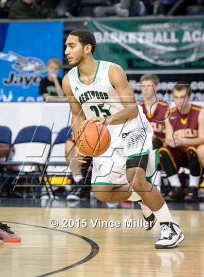 Thumbnail 3 in Enumclaw vs. Kentwood photogallery.