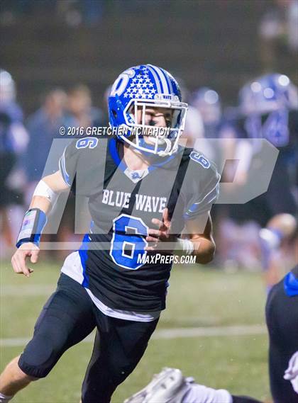 Thumbnail 2 in Greenwich vs. Darien (CIAC Class LL Quarterfinal) photogallery.