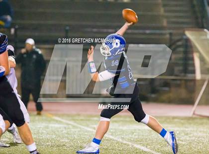 Thumbnail 3 in Greenwich vs. Darien (CIAC Class LL Quarterfinal) photogallery.