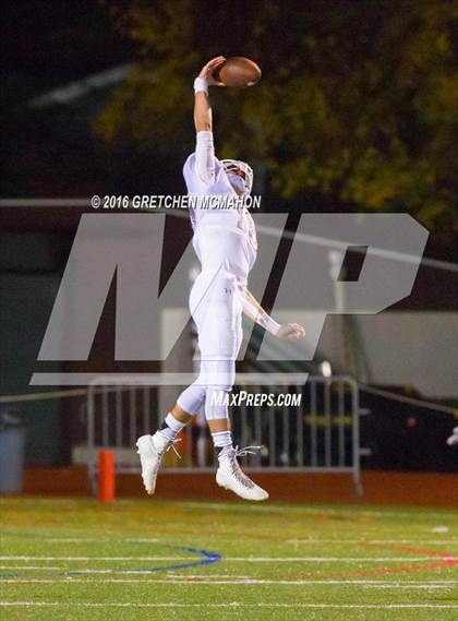 Thumbnail 1 in Greenwich vs. Darien (CIAC Class LL Quarterfinal) photogallery.